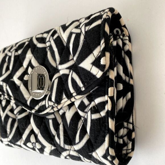 Vera Bradley Black and Cream Patterned Quilted Wallet Turn Lock - Picture 6 of 12